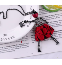 Kette mit Puppenanhänger Lili – Ein echter Blickfang! 