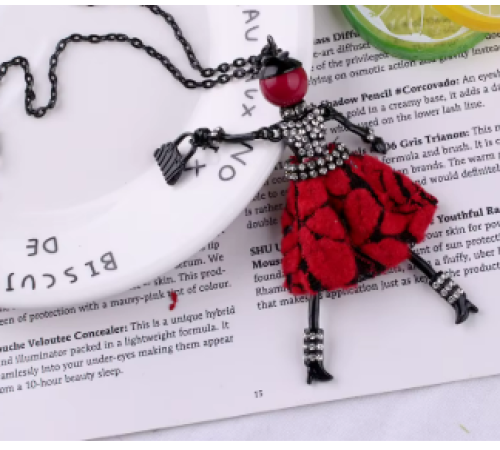 Kette mit Puppenanhänger Lili – Ein echter Blickfang! 