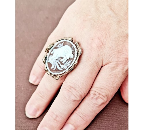 Ring mit handgeschnitzter Camee Sternzeichen Ring mit handgeschnitzter Camee Sternzeichen