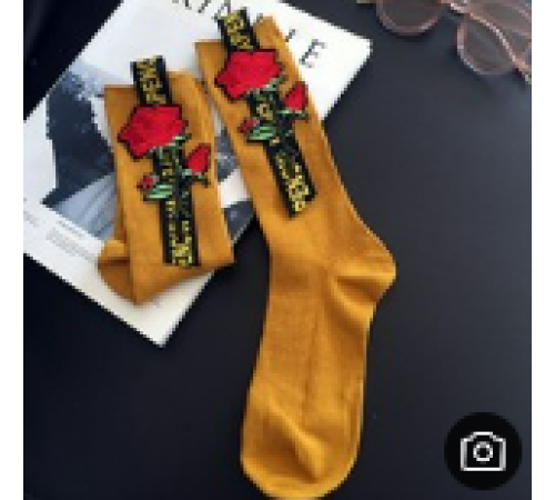 Socken mit 3D-Effekt – Rosen Size 37-41 Socken mit 3D-Effekt – Rosen Size 37-41