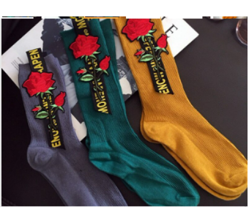 Socken mit 3D-Effekt – Rosen Size 37-41 Socken mit 3D-Effekt – Rosen Size 37-41